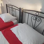 Rouchotas By Viktor 1rst Floor Apartman *